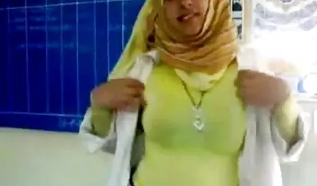 นิ้วของฉันได้กดปุ่มบน clitoris ดู วิดีโอ หนัง โป๊ และเริ่มที่จะ tremble