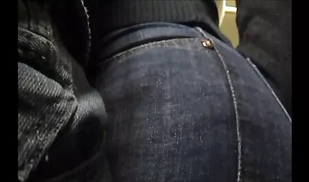 ที่ วิดีโอ xxx18+ Frenchman ดูดจุดจบและทิ้งรถของเขาไอ้คนใส่ฮู้ด